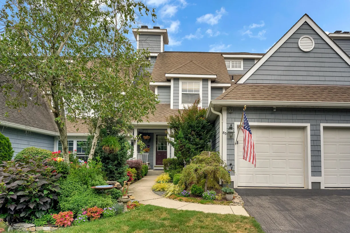 Westchester Real Estate | View 85 Mystic Drive | 2 Beds, 3 Baths
