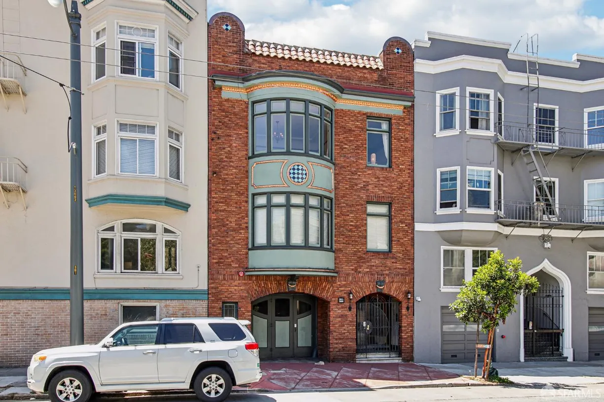 Northern California Real Estate | View 3011 Van Ness Avenue | room 1