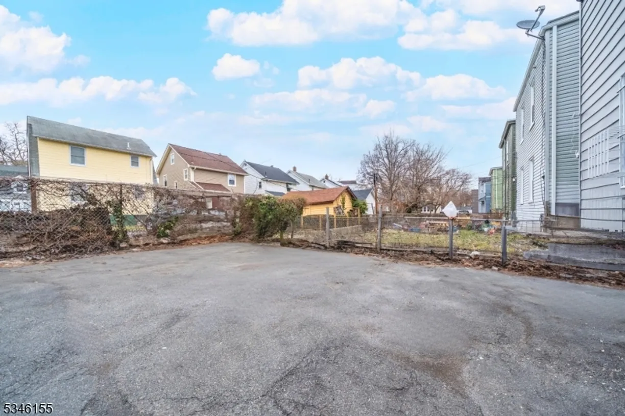 Jersey City/Hoboken Real Estate | View 287 Halsted St | room 2