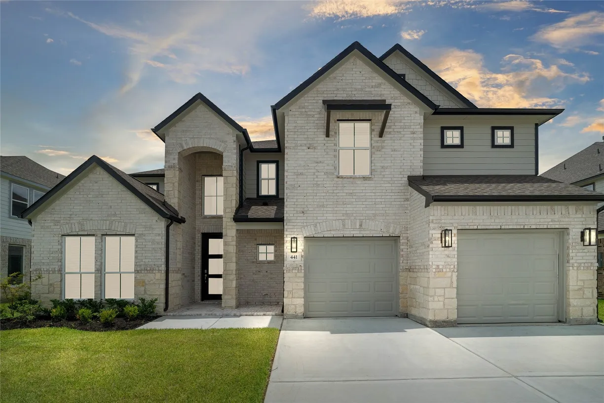 Houston Suburbs Real Estate | View 441 Piney Rocks Lane | 4 Beds, 3 Baths