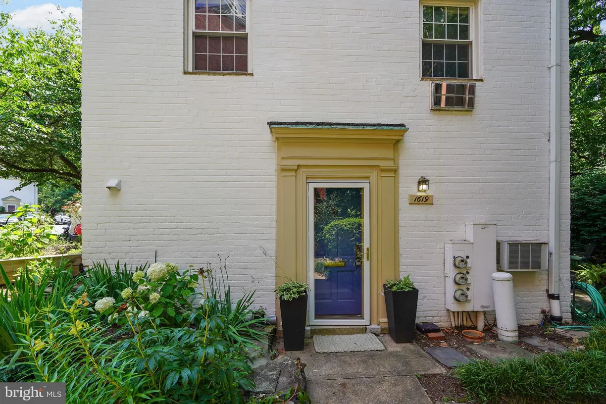 Washington Metro Area Real Estate | View 1619 Ripon Place | room 1