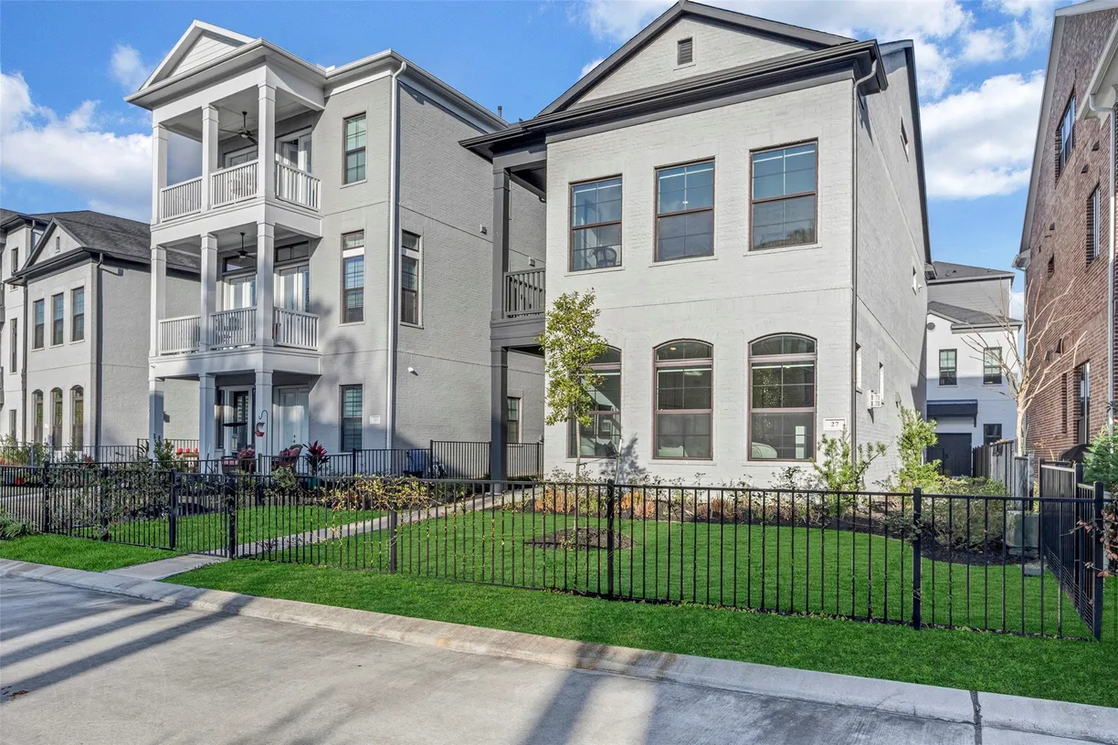The Woodlands Real Estate | View 27 Amerson Bay Way | room 2