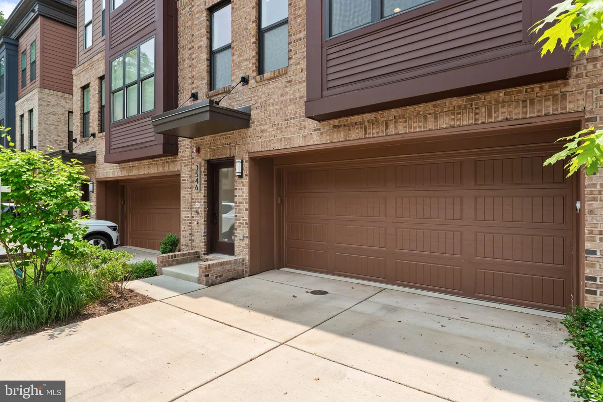 Washington Metro Area Real Estate | View 3546 Sutton Heights Circle | room 2