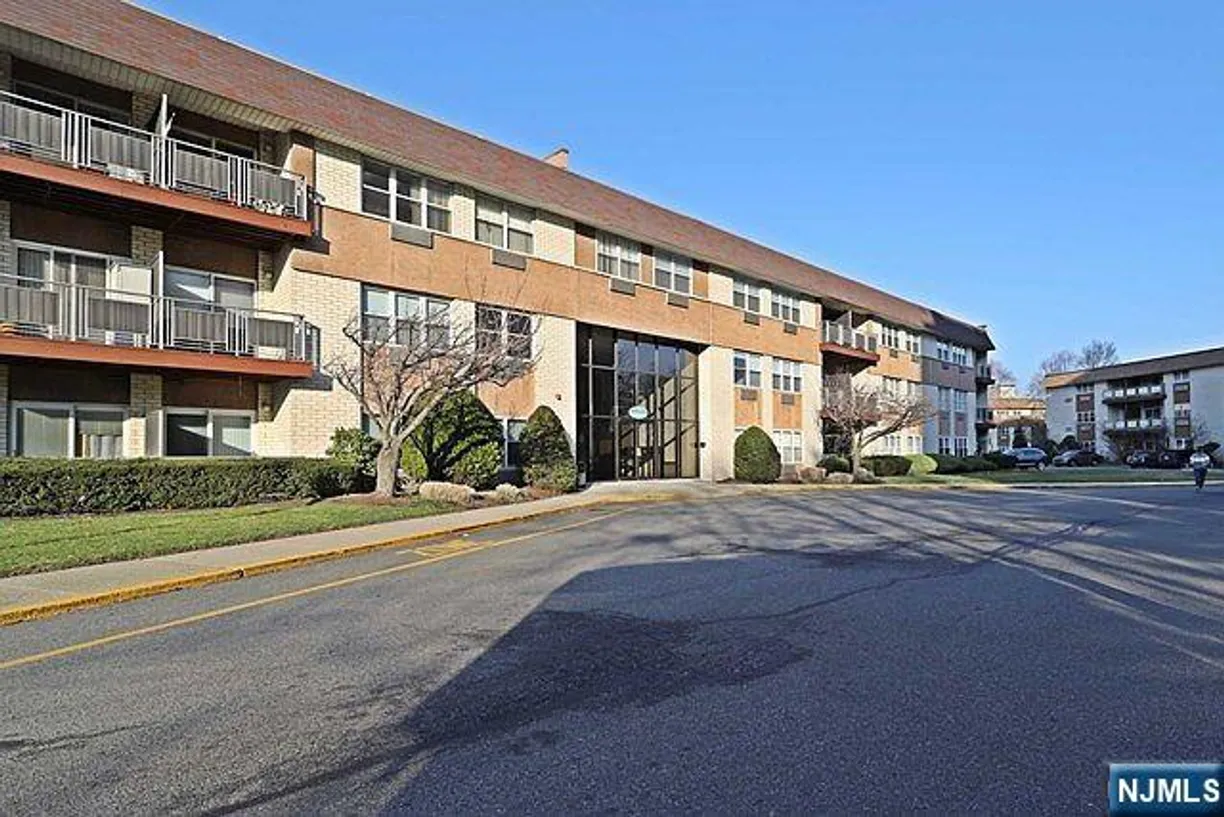 Bergen County Real Estate | View 1111 River D10 | 1 Bed, 1 Bath
