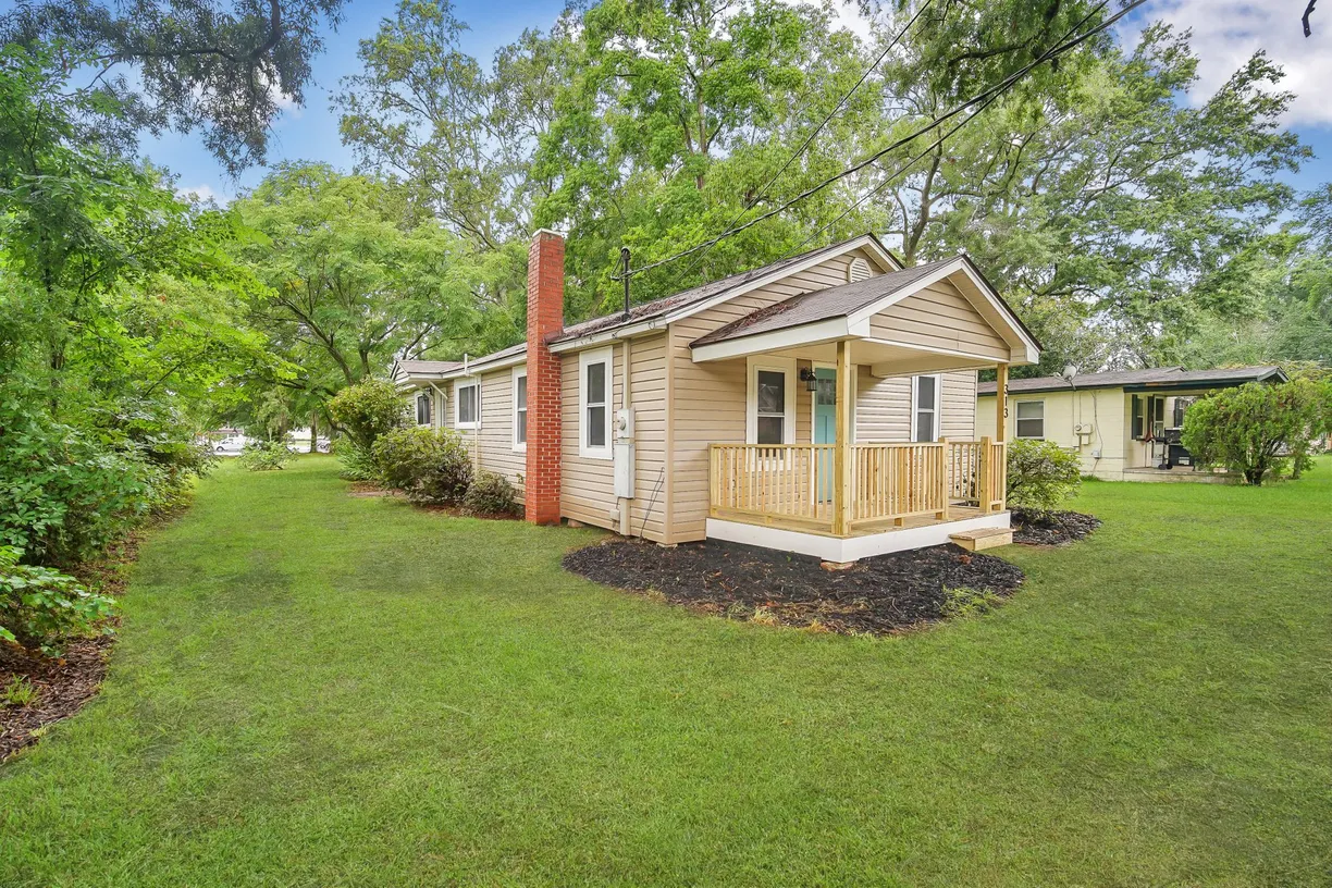 Savannah Real Estate | View 313 Carver Street | 4 Beds, 2 Baths