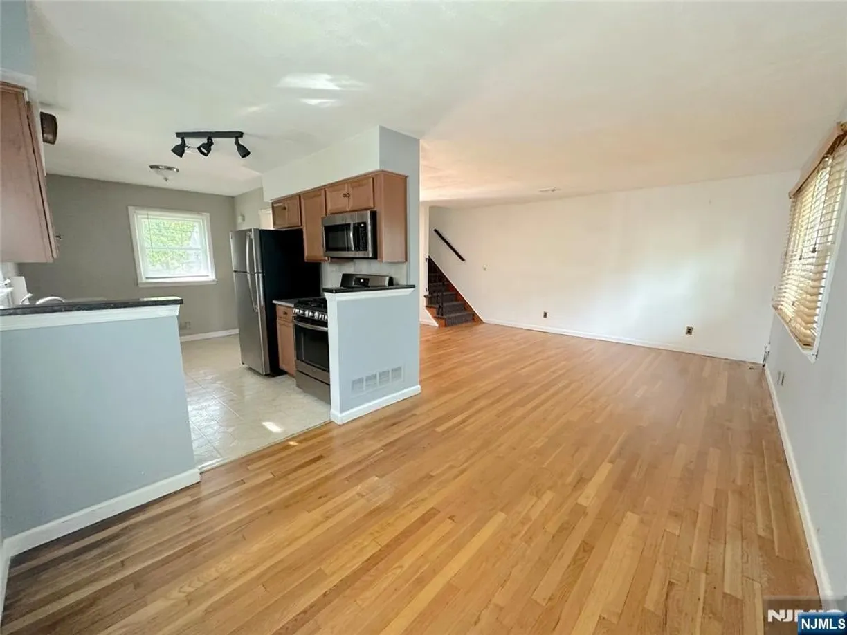 Bergen County Real Estate | View 160-162 Washington Street 160 | room 2