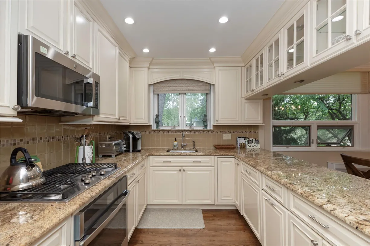 Westchester Real Estate | View 18 Channing Place #2R | room 2