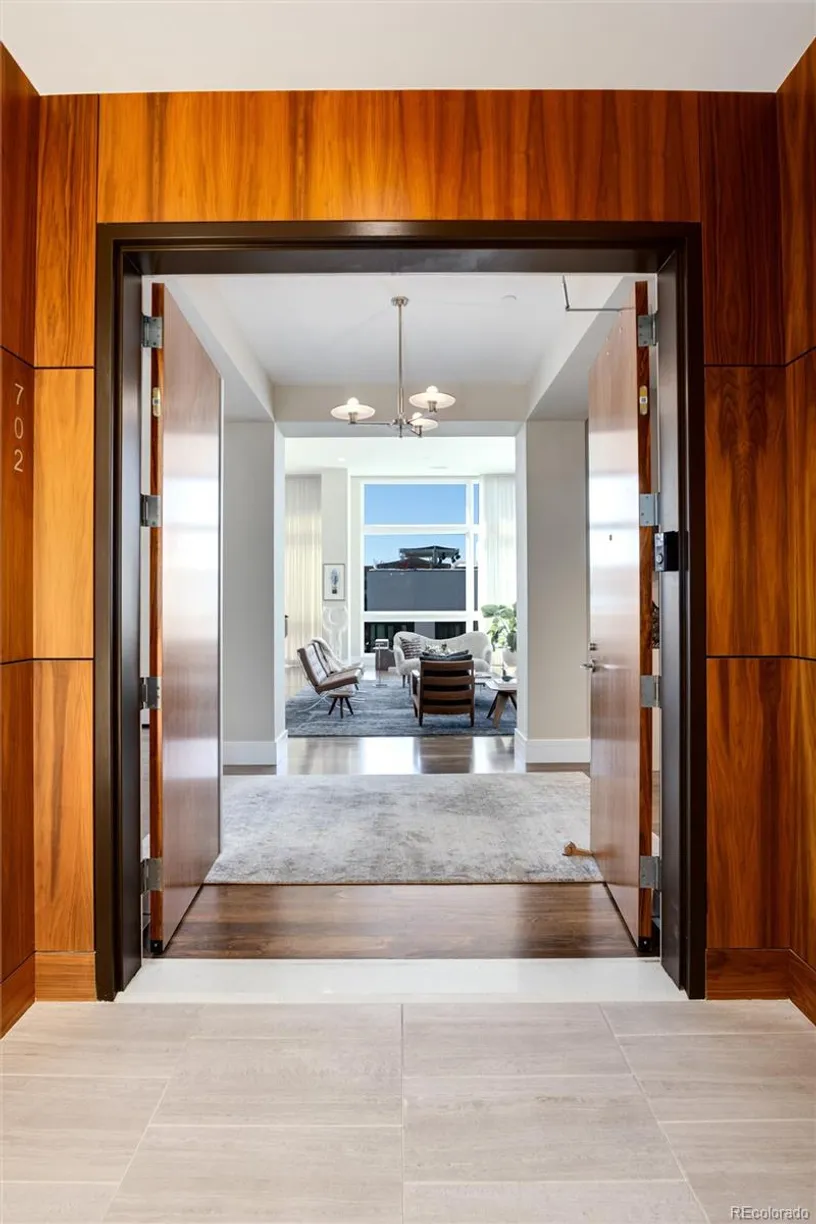 Denver Real Estate | View 250 Columbine Street #702 | room 2