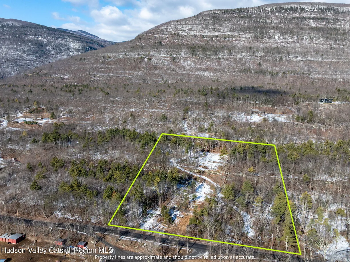 Hudson Valley Real Estate | View 165 Manorville Road | room 1