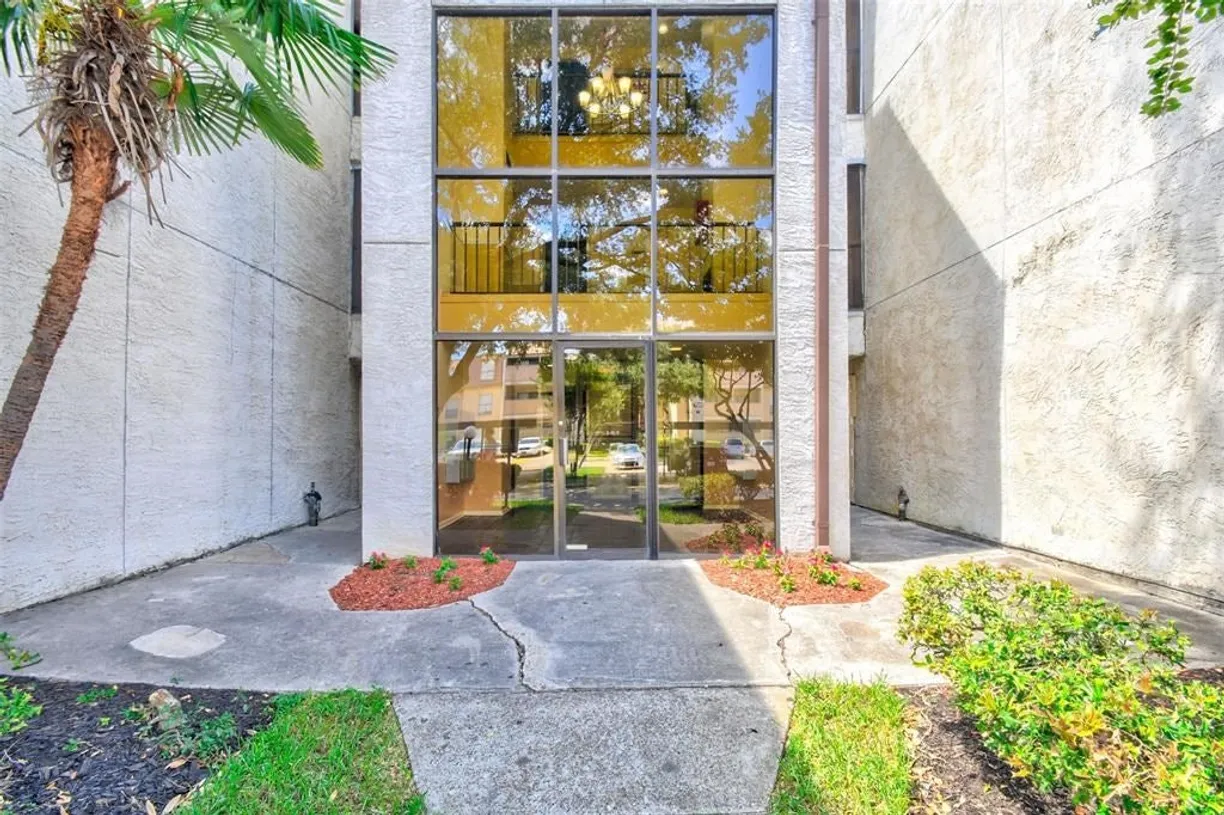 Houston Suburbs Real Estate | View 8517 Hearth Drive #31 | room 1