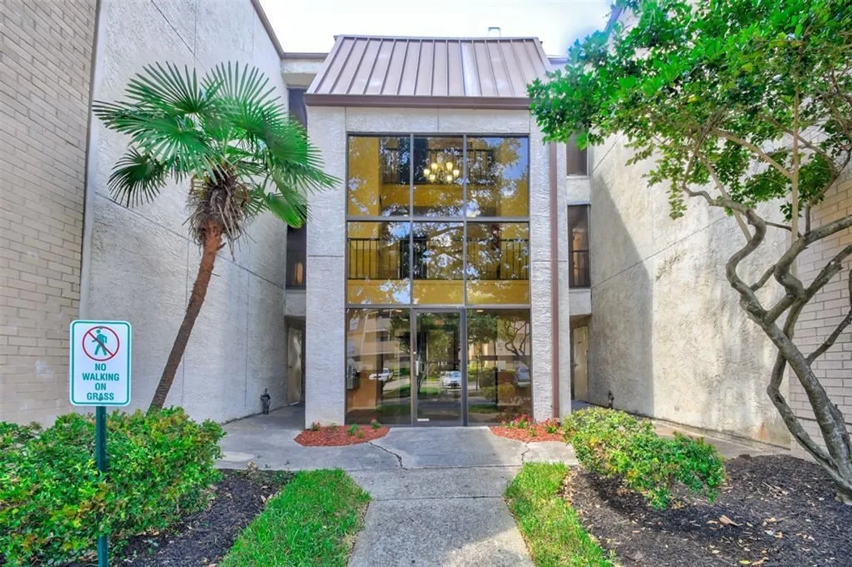 Houston Suburbs Real Estate | View 8517 Hearth Drive #31 | 2 Beds, 2 Baths