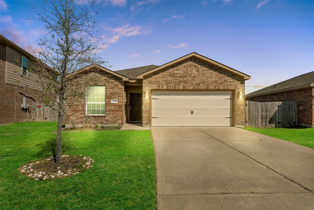 Houston Suburbs Real Estate | View 10811 Dover White Drive | room 1