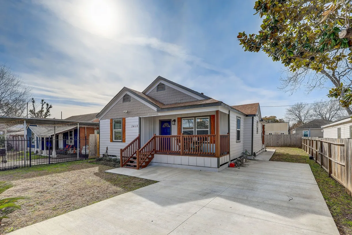Houston Real Estate | View 3410 Mount Pleasant | room 2