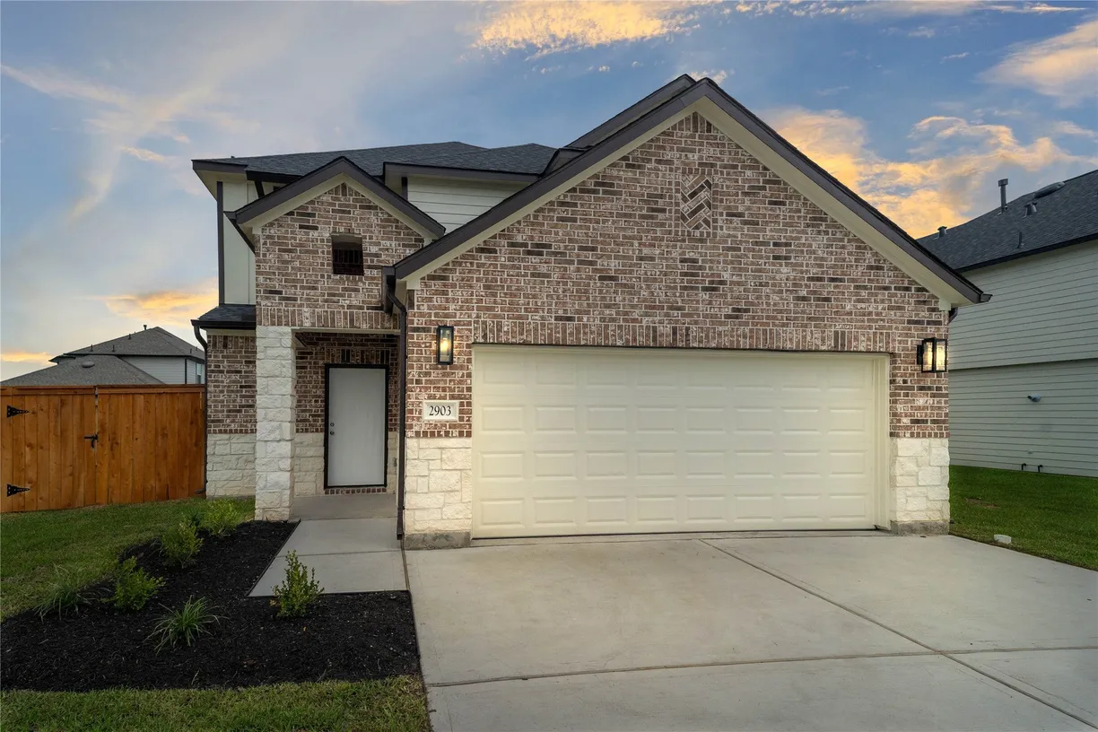 Houston Suburbs Real Estate | View 2903 Vannay Lane | 4 Beds, 3 Baths
