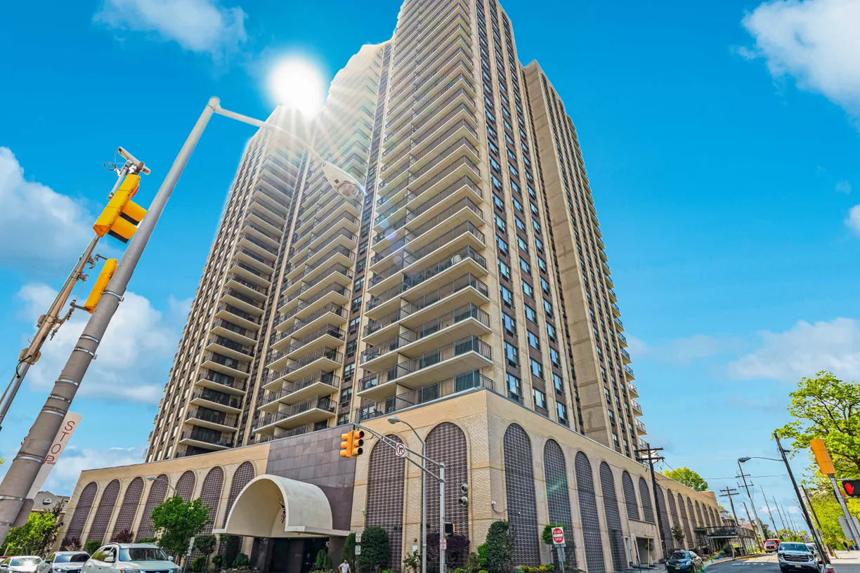 Bergen County Real Estate | View 7855 Blvd East 29 L | 1 Bed, 1 Bath