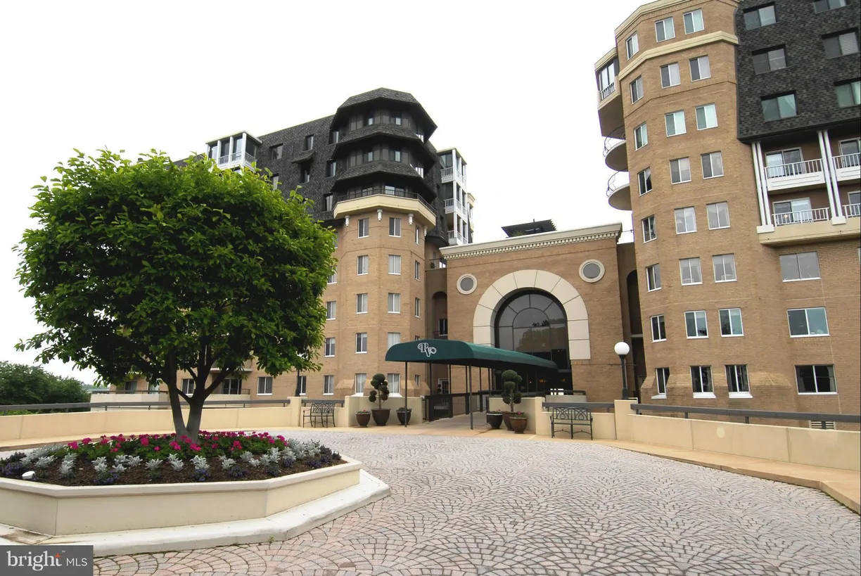 Washington Metro Area Real Estate | View 1250 S Washington Street S Unit# 316 | 2 Beds, 2 Baths