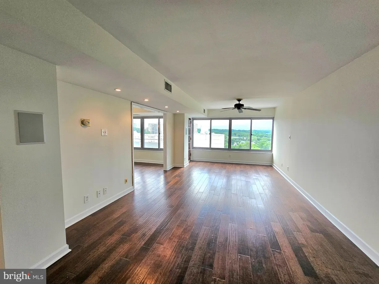 Washington Metro Area Real Estate | View 5340 Holmes Run Parkway Unit# 1410 | 1 Bed, 1 Bath