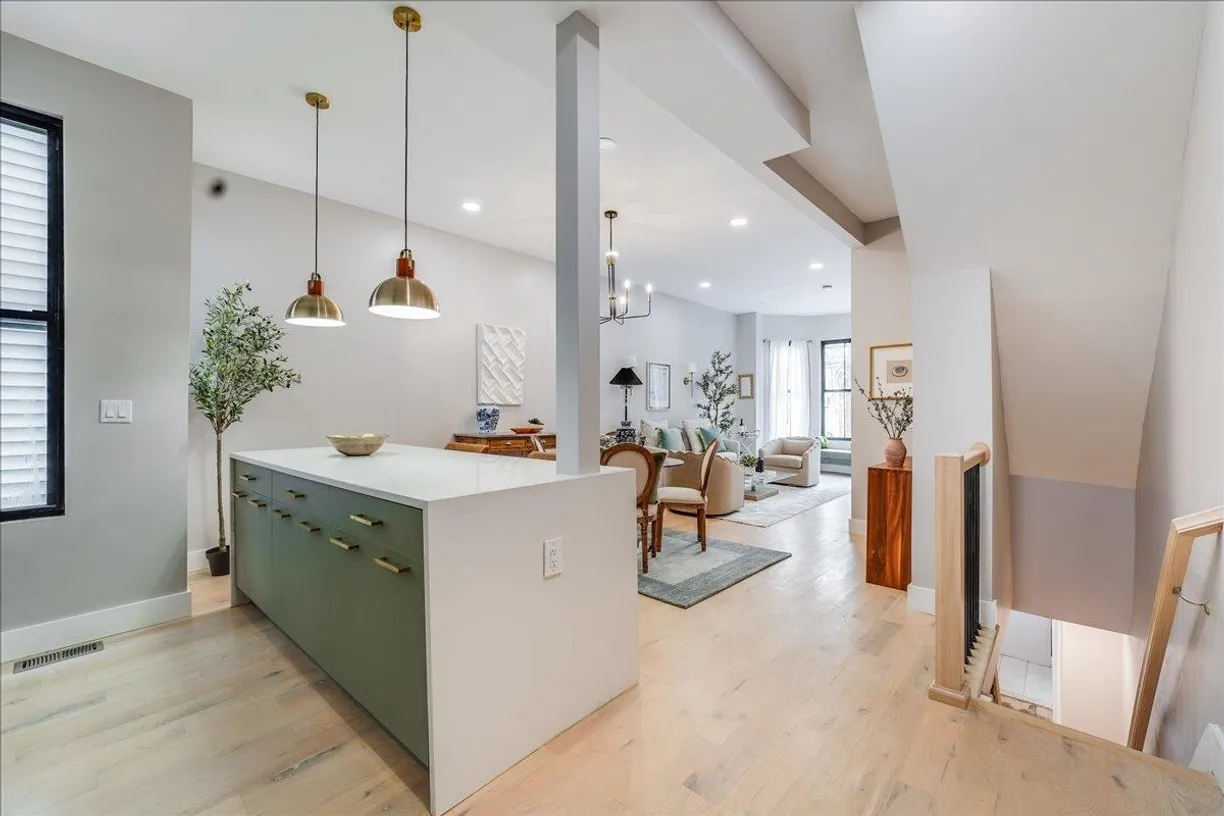 Jersey City/Hoboken Real Estate | View 93 Laidlaw Ave Unit# 1 | 4 Beds, 2 Baths