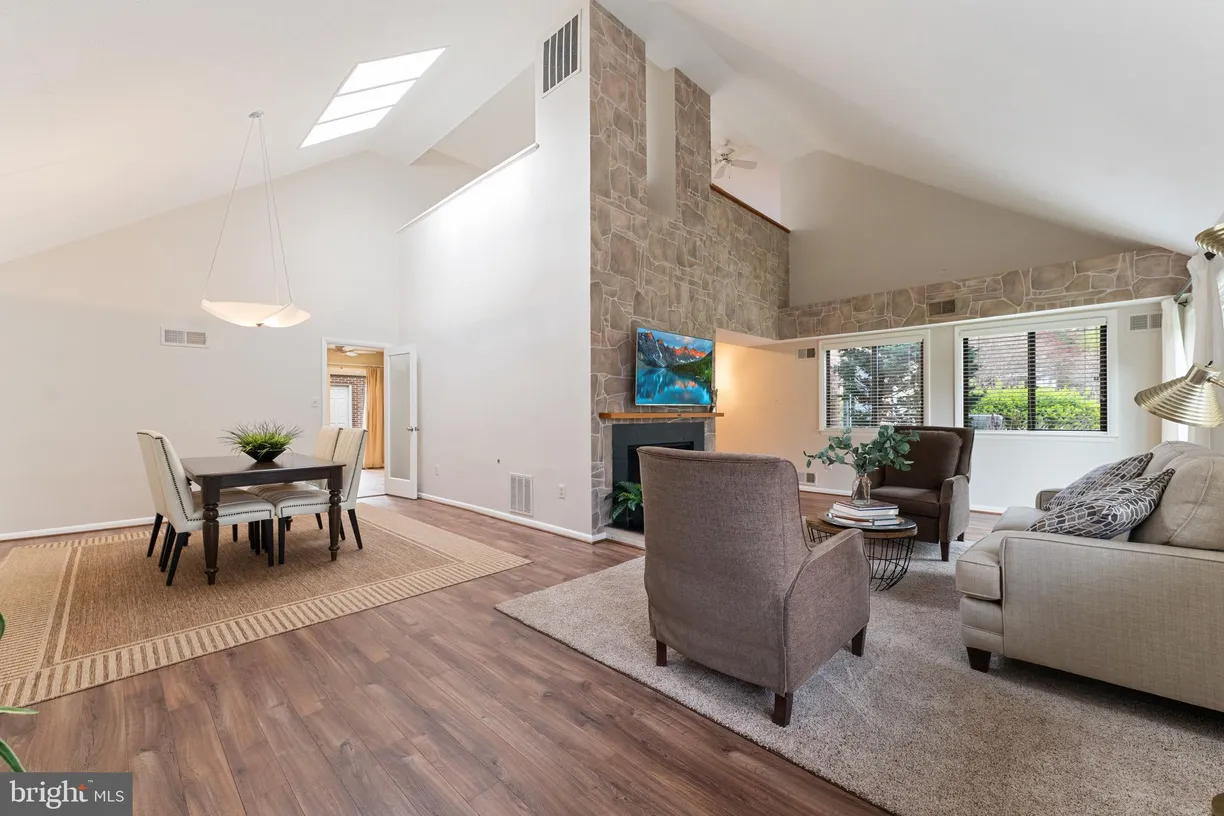 Washington Metro Area Real Estate | View 11303 Harborside Cluster | 3 Beds, 2 Baths