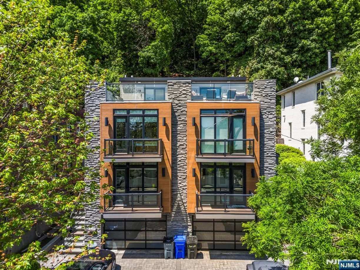Bergen County Real Estate | View 746B Undercliff Avenue | 3 Beds, 3 Baths