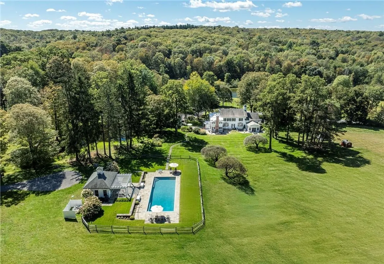 Hudson Valley Real Estate | View 570 Pumpkin Lane | room 2