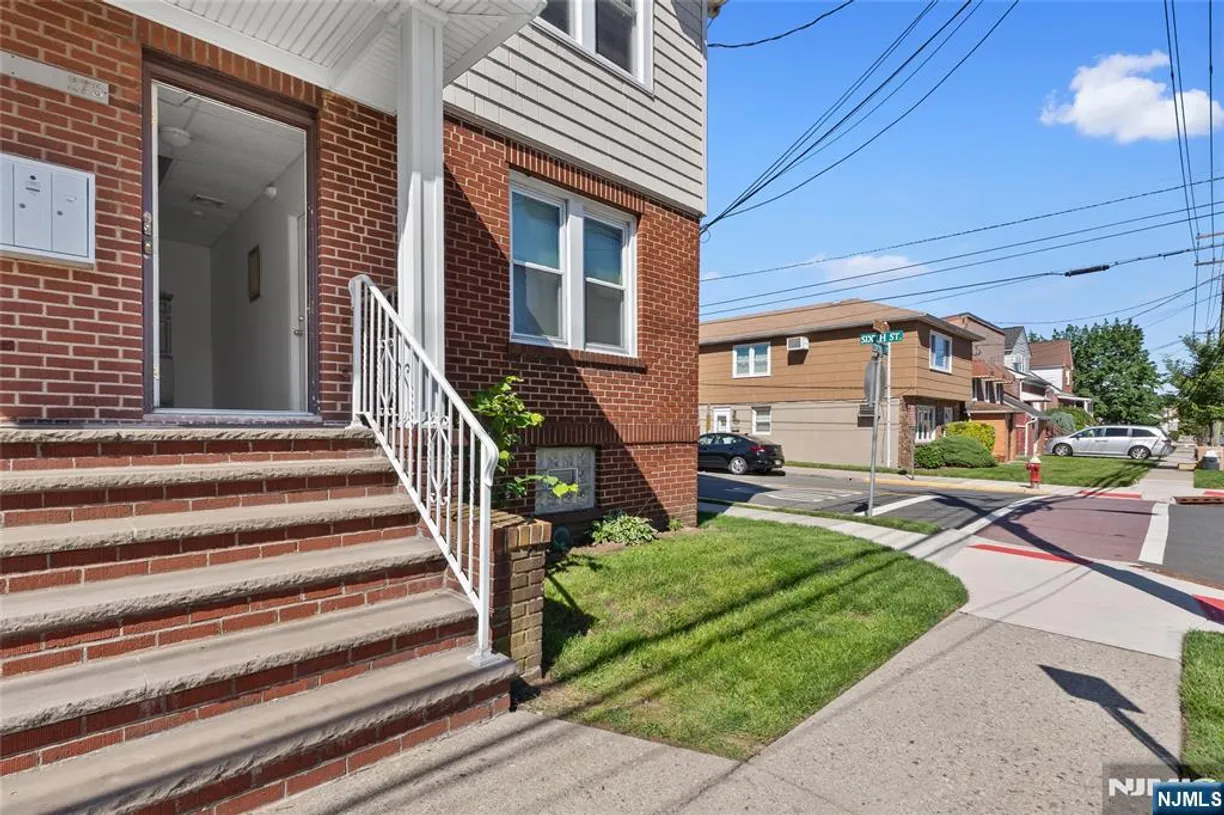 Bergen County Real Estate | View 273 Centre Avenue | room 2