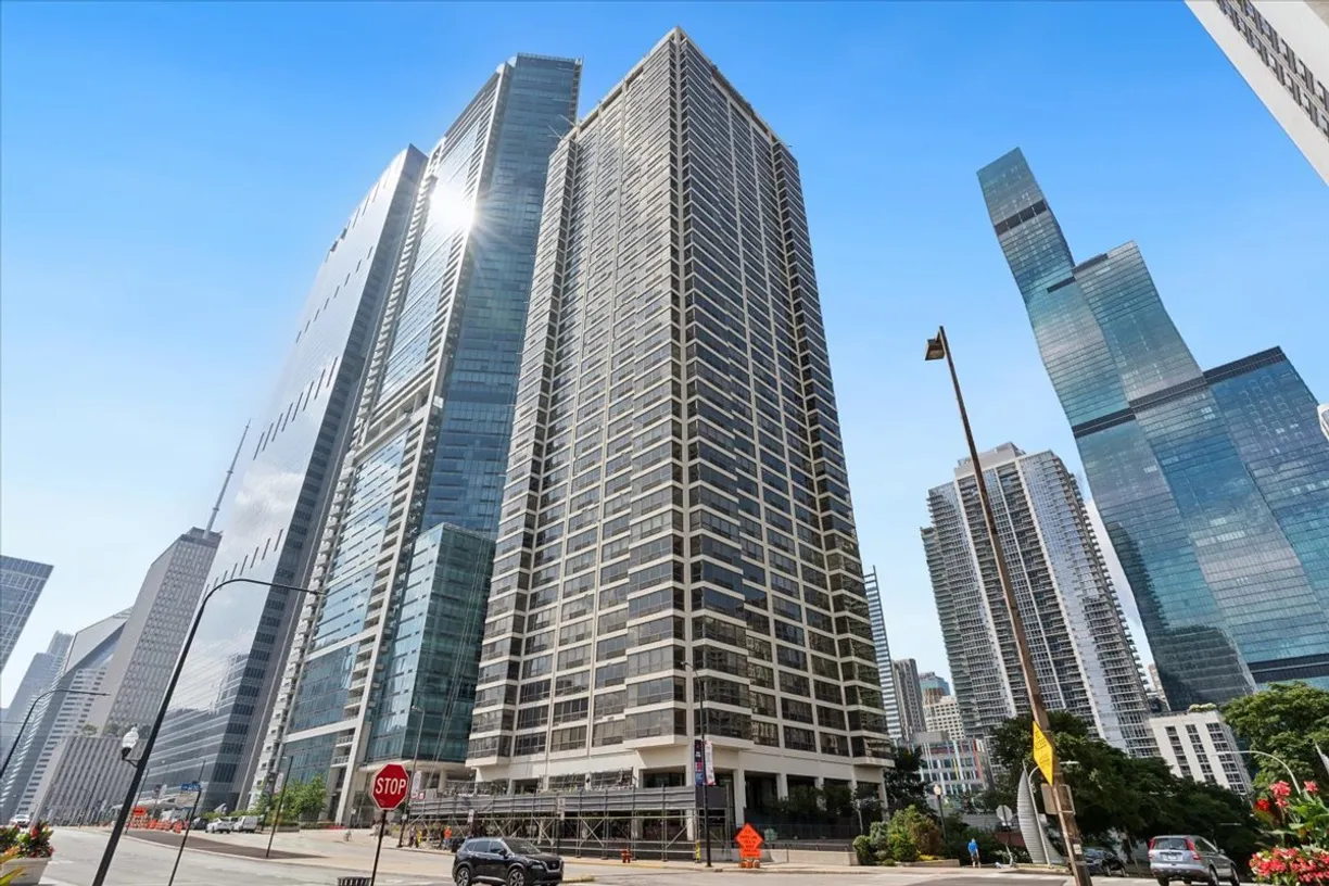 Chicago Real Estate | View 360 E Randolph, 3105 | 1 Bed, 1 Bath
