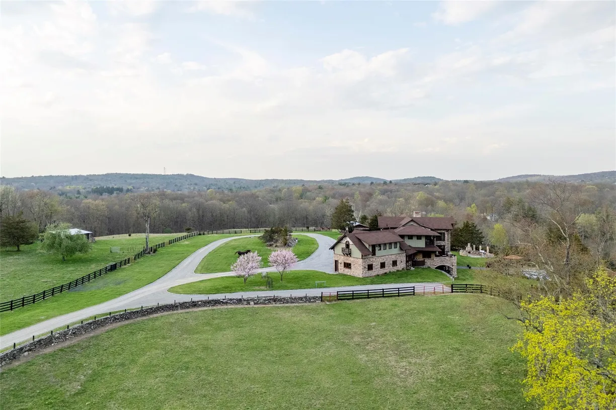 Hudson Valley Real Estate | View 165 Drake Road | room 2