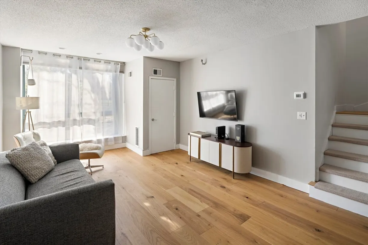 Boston, MA Real Estate | View 42 8th Street #1109 | room 1