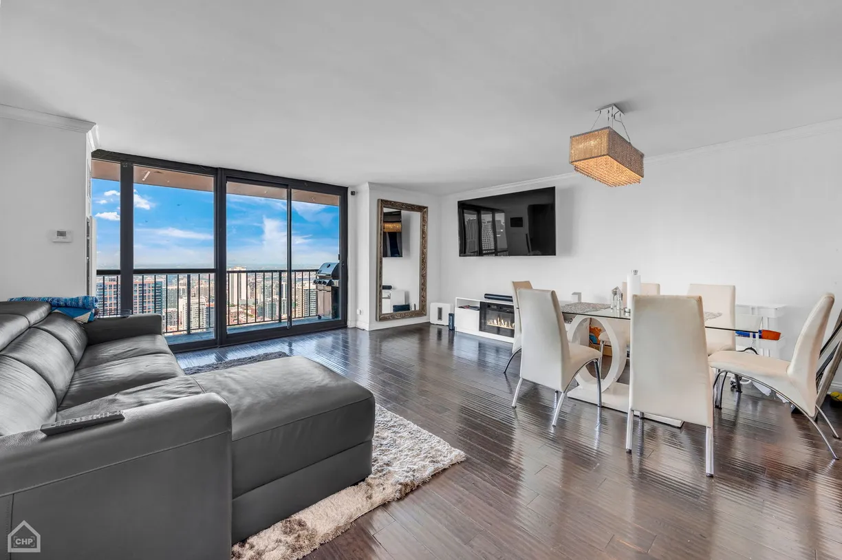 Chicago Real Estate | View 10 E Ontario, 5005 | room 1