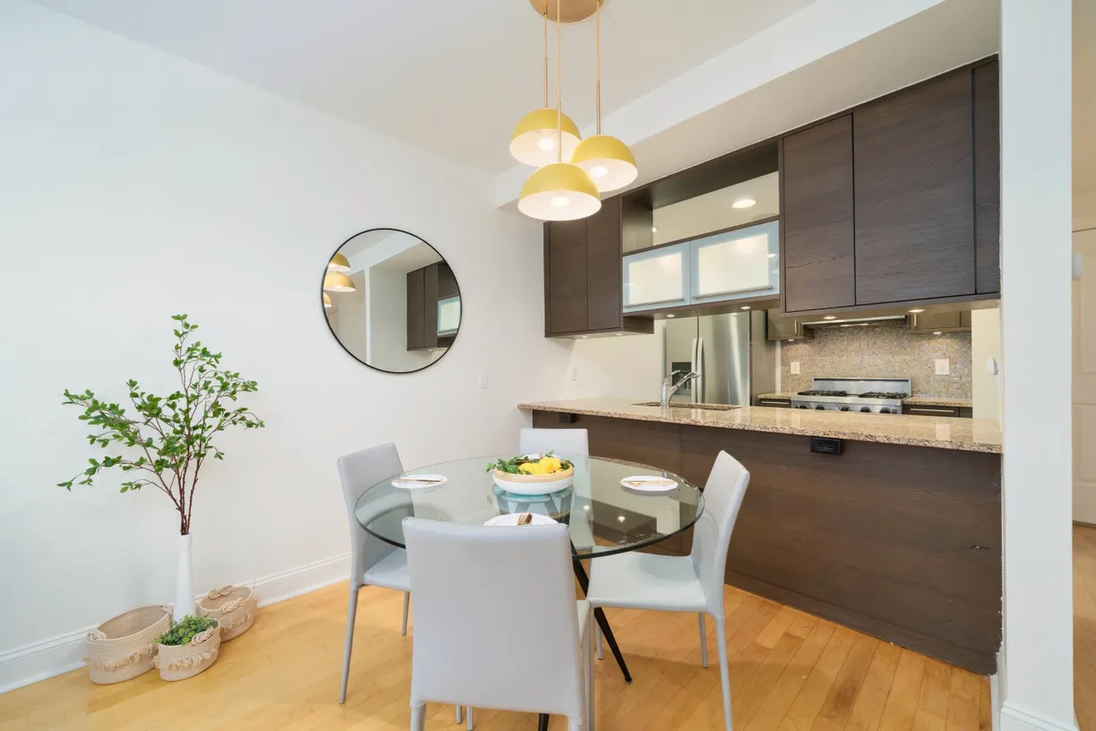 Jersey City/Hoboken Real Estate | View 10 Regent St Unit# 401 | room 2