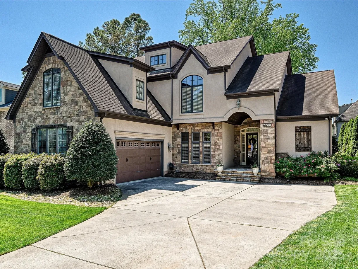 Charlotte Real Estate | View 7208 Ashton Gate Drive | 5 Beds, 5 Baths
