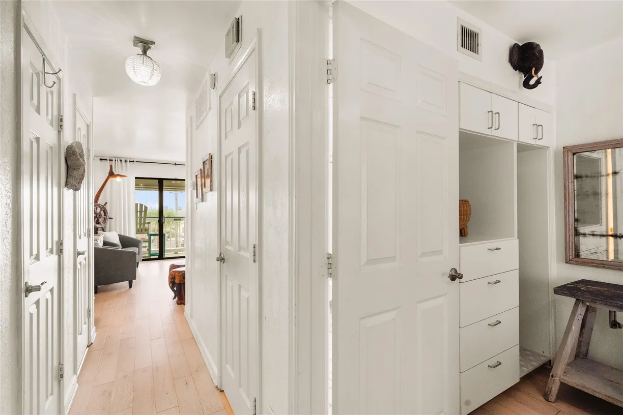 Houston Real Estate | View 6102 Seawall Boulevard #290 | room 1