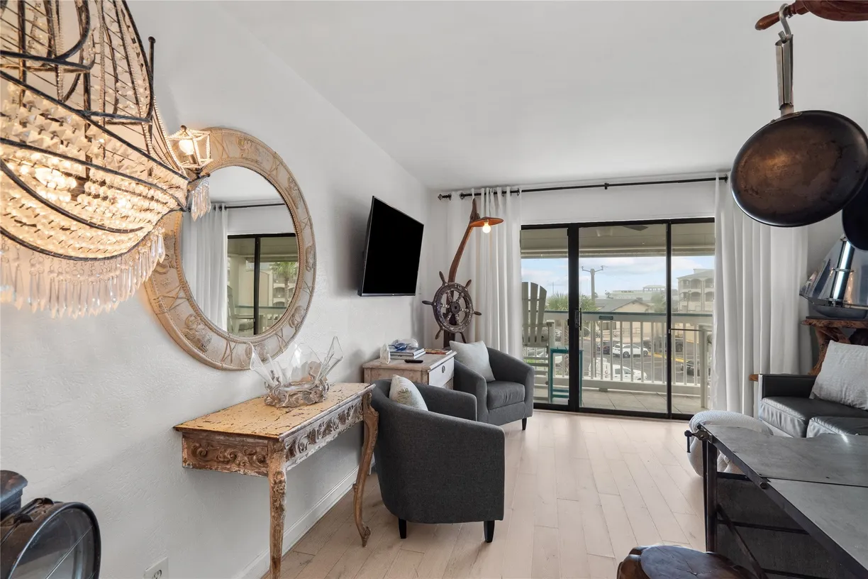 Houston Real Estate | View 6102 Seawall Boulevard #290 | room 2