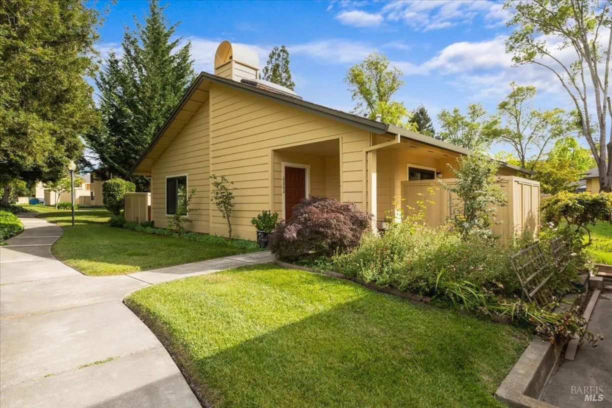 Northern California Real Estate | View 2202 Woodlake Drive | 2 Beds, 2 Baths