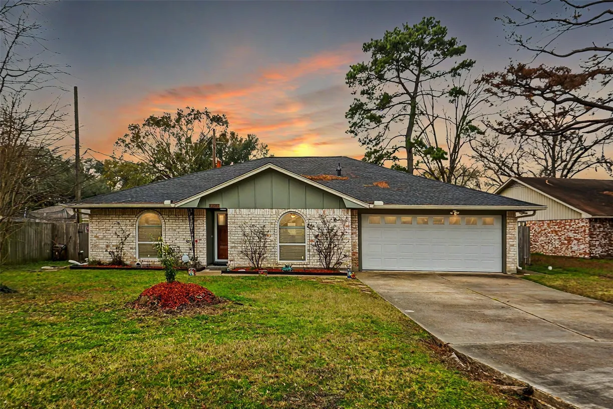 Houston Real Estate | View 21707 Glenbranch Drive | 3 Beds, 2 Baths