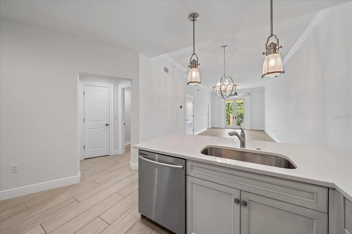 Sarasota/St. Petersburg Real Estate | View 555 N Orange Avenue #307 | room 2
