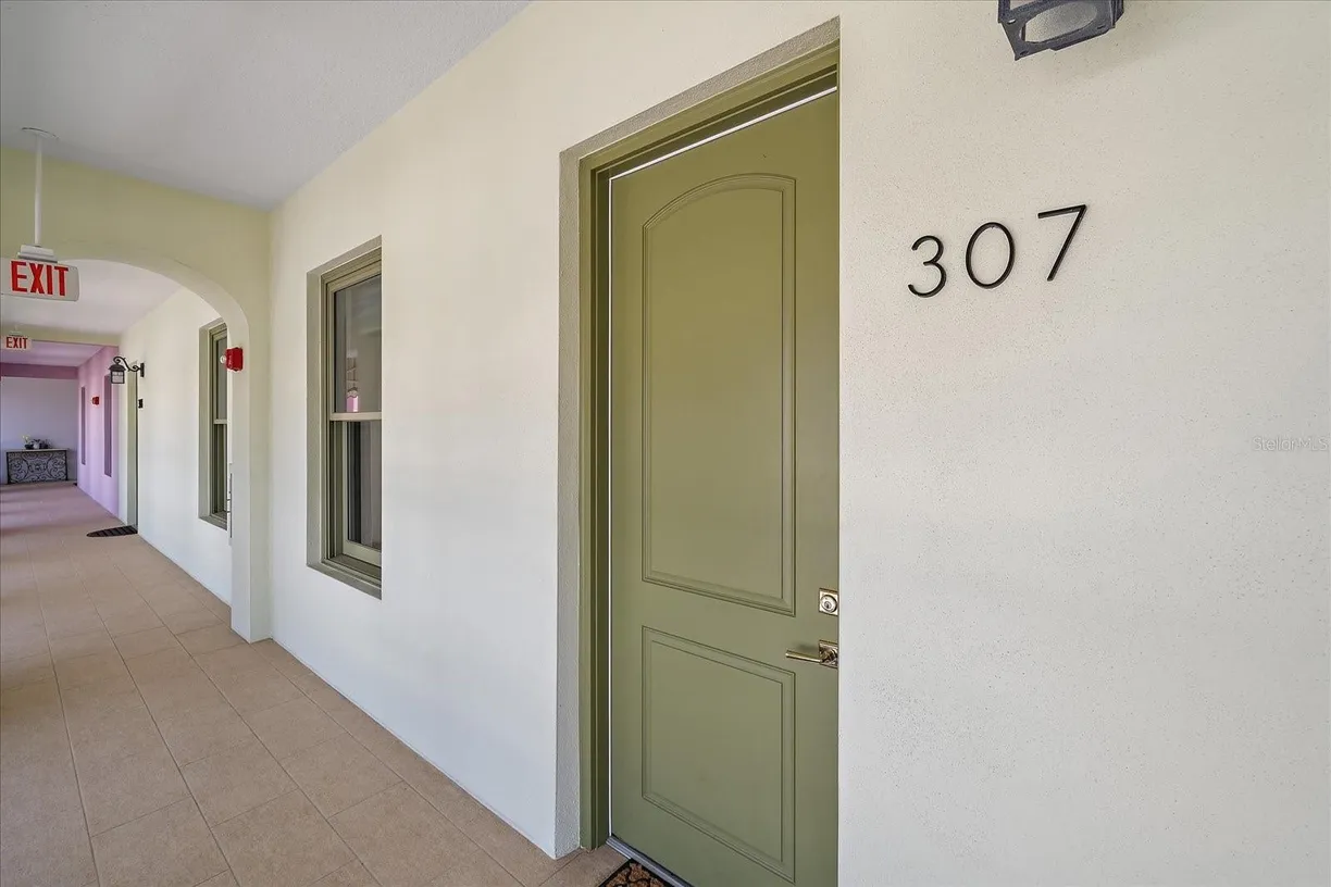 Sarasota/St. Petersburg Real Estate | View 555 N Orange Avenue #307 | room 1