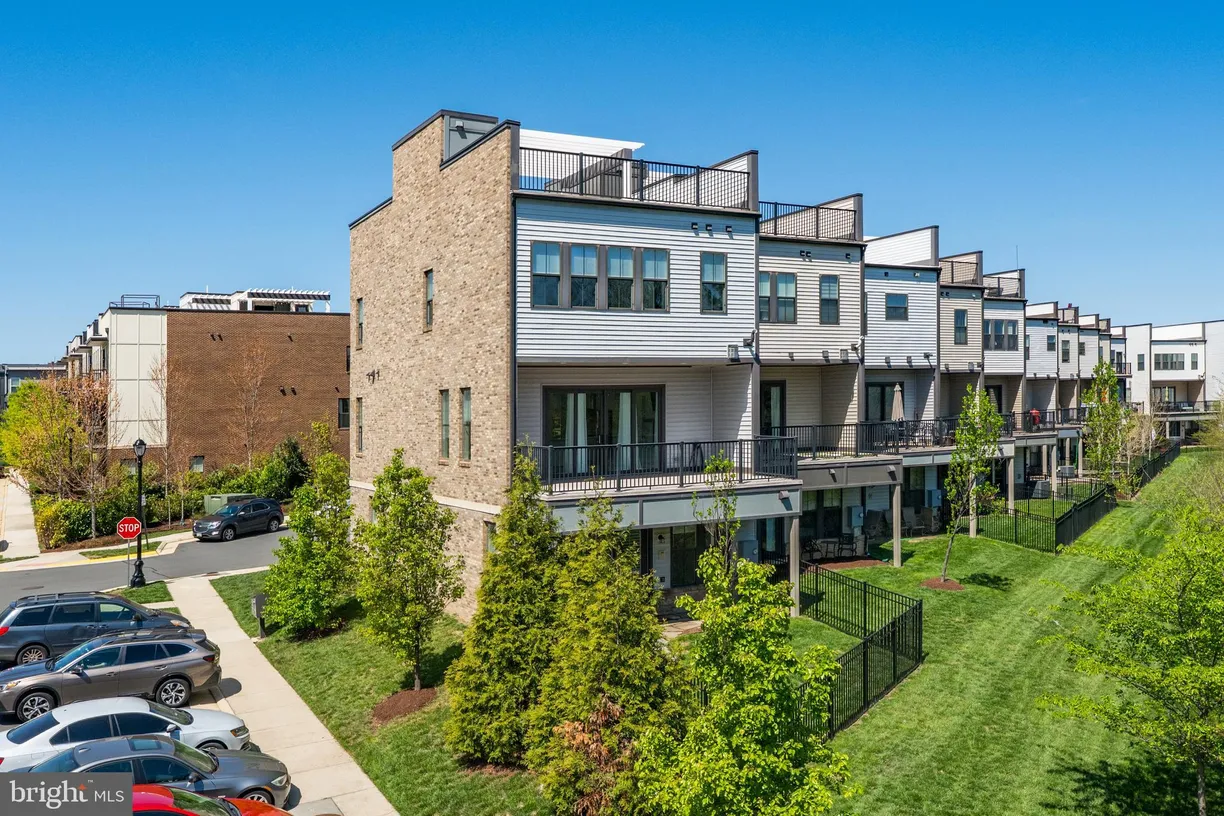 Washington Metro Area Real Estate | View 23112 Sullivans Cove Square | room 1