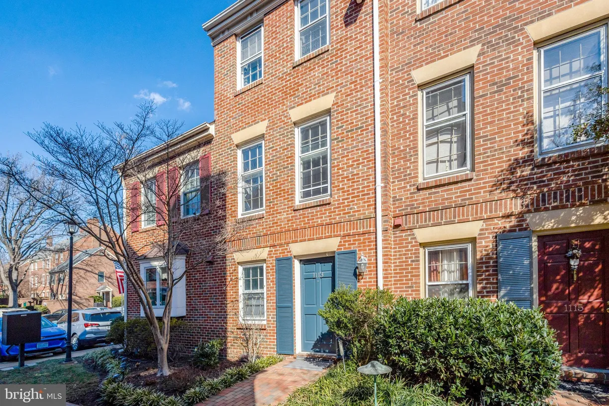 Washington Metro Area Real Estate | View 1113 Michigan Court | 2 Beds, 2 Baths