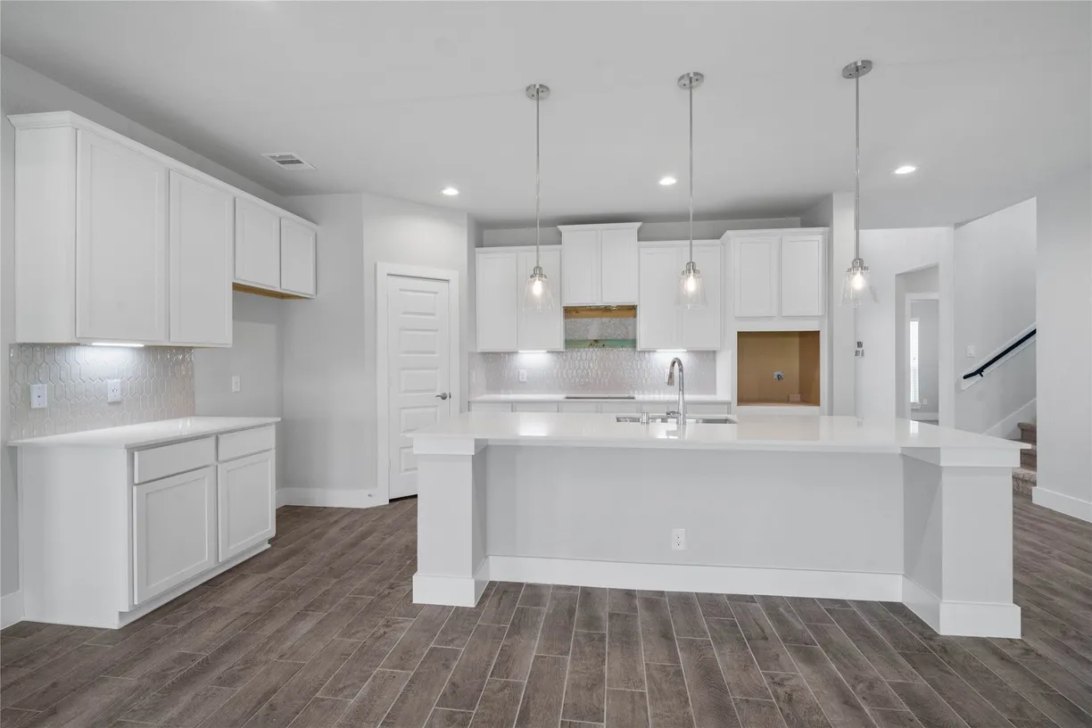 Houston Suburbs Real Estate | View 404 Hampton Edge Lane | room 2