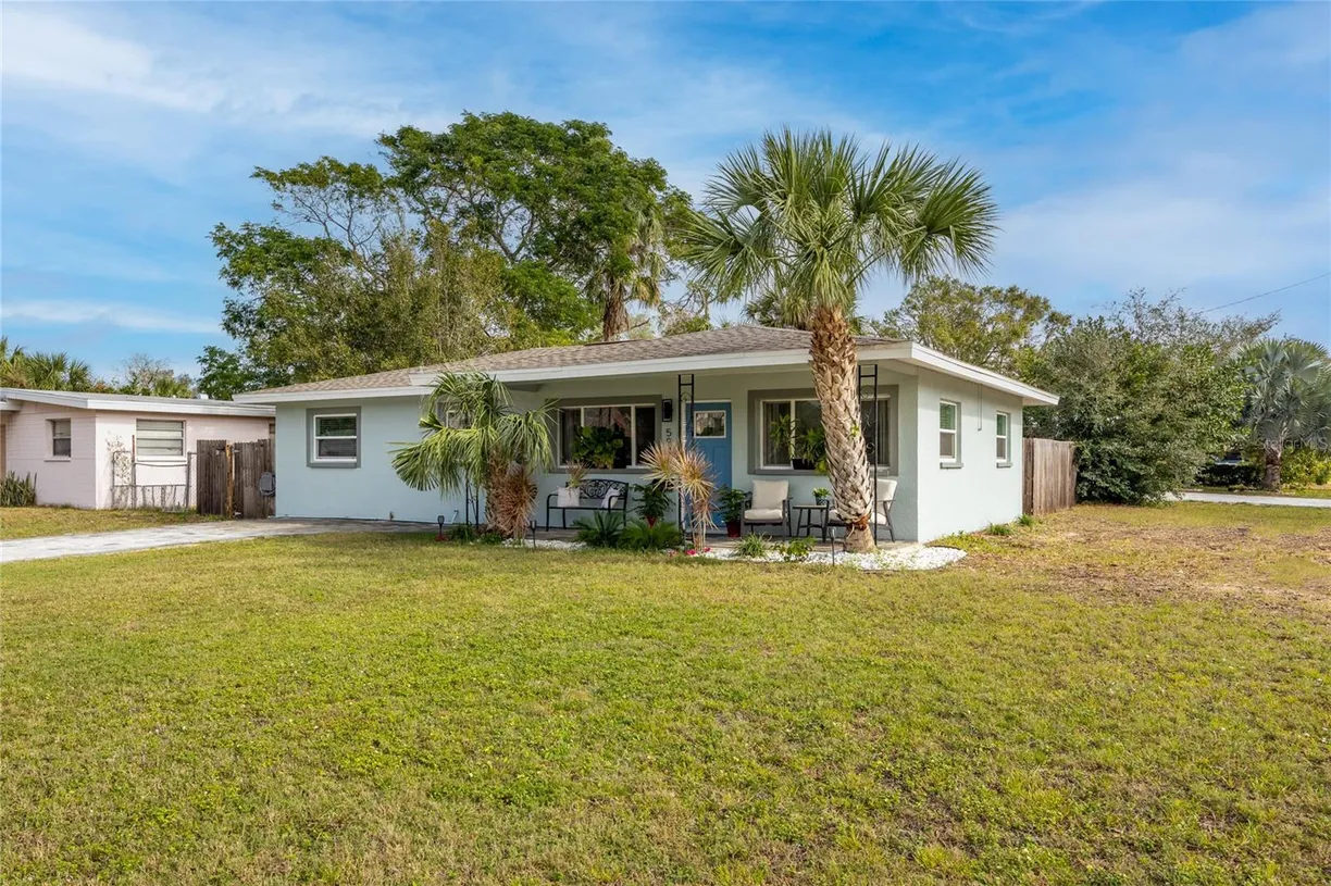 Sarasota/St. Petersburg Real Estate | View 5901 1st Street Ne | room 2