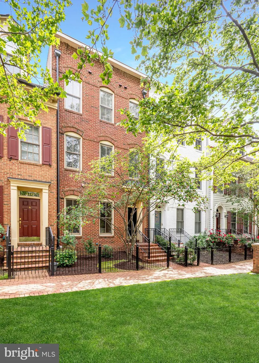 Washington Metro Area Real Estate | View 418 Cook Street | room 2