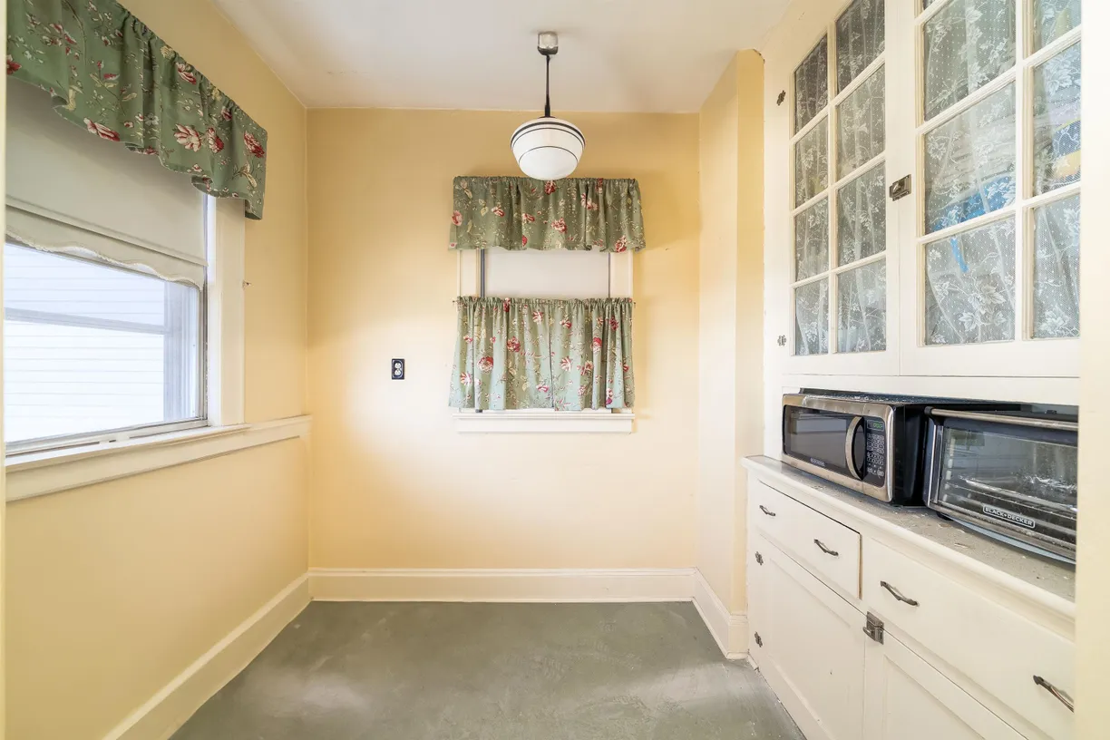 Jersey City/Hoboken Real Estate | View 263 Columbia Ave | room 2