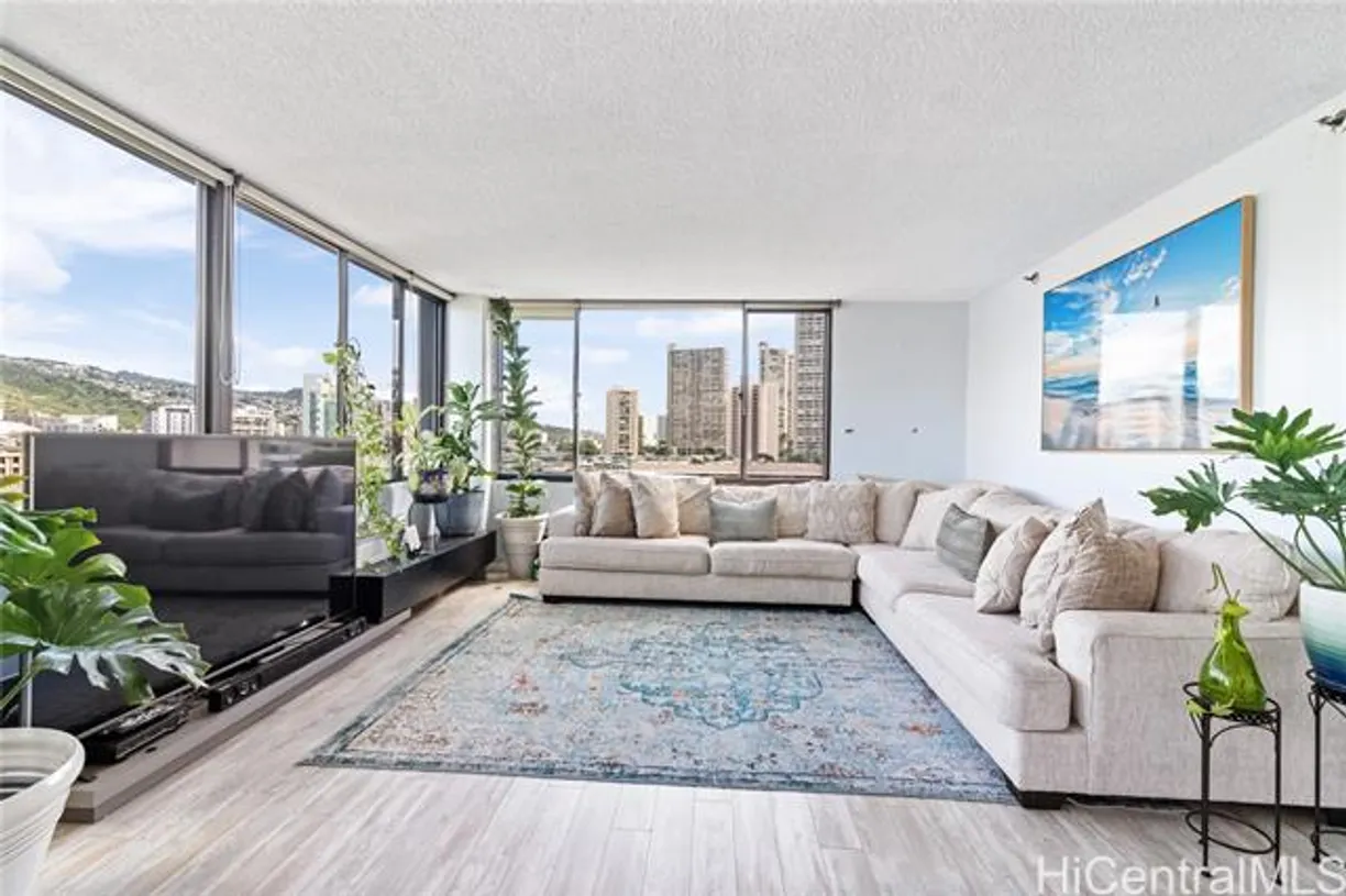 Hawaii Real Estate | View 2232 Kapiolani Boulevard, #704 | room 1