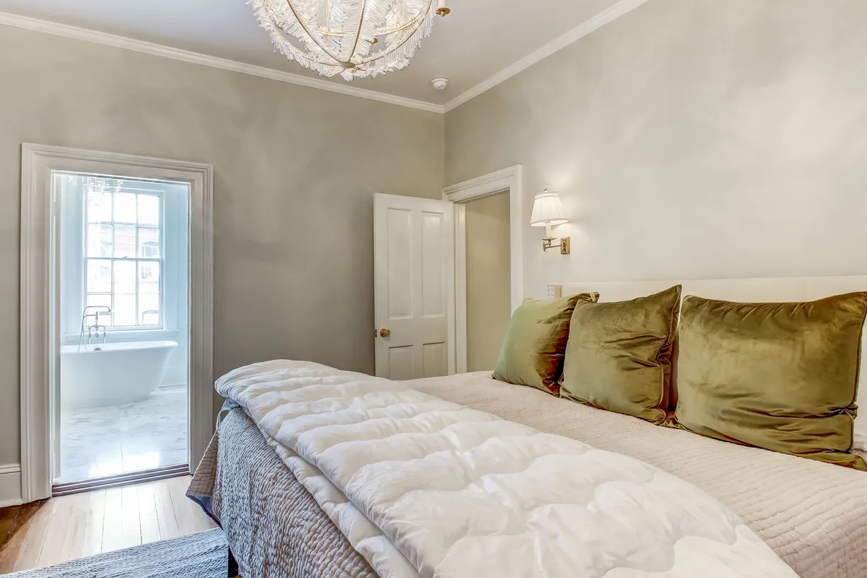 Savannah Real Estate | View 404 E Liberty Street | room 33 | View 34