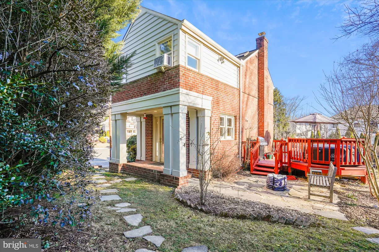 Washington Metro Area Real Estate | View 5860 14th Road N | room 1