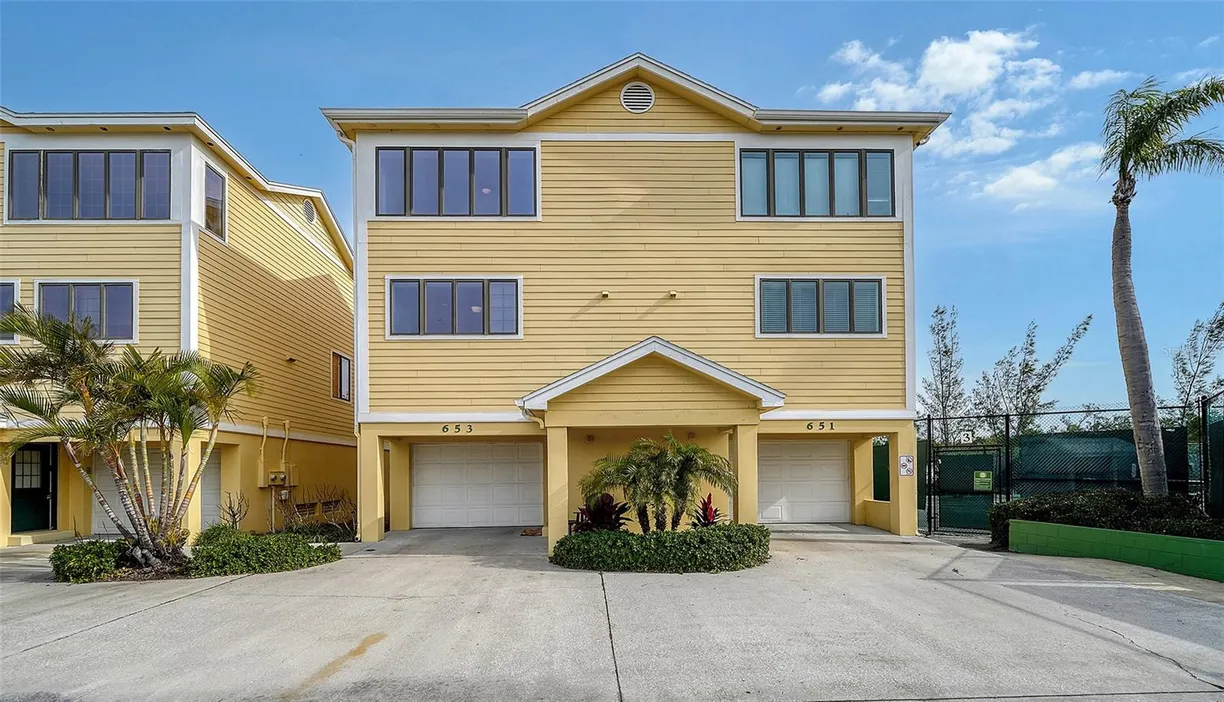 Sarasota/St. Petersburg Real Estate | View 653 Cedars Court | room 2