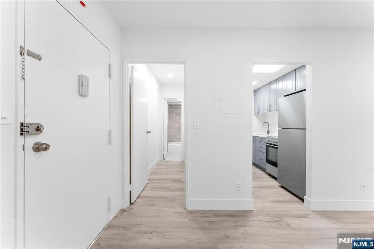 Bergen County Real Estate | View 1111 River Road F25 | room 1