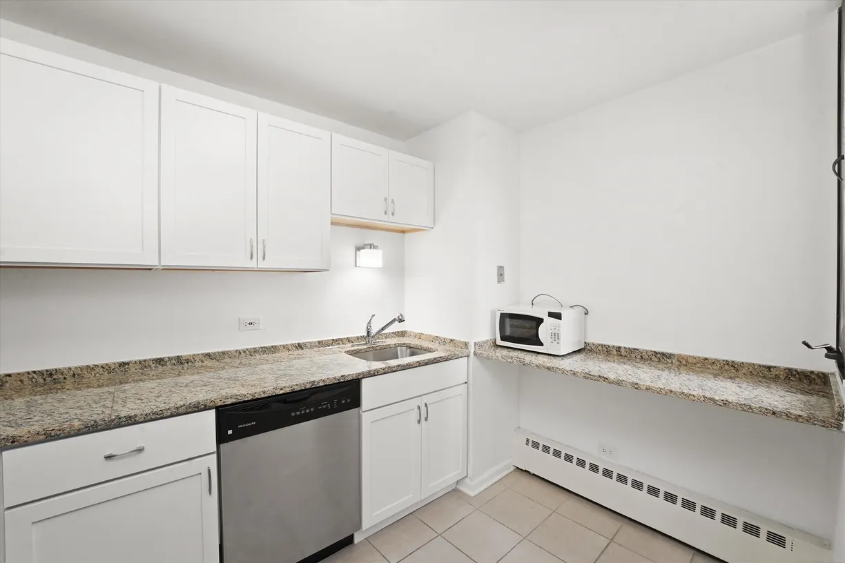 Chicago Real Estate | View 233 E Erie, 2410 | room 2